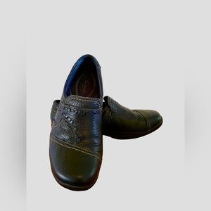 Navy blue slip-on Clarks, size 7.5.